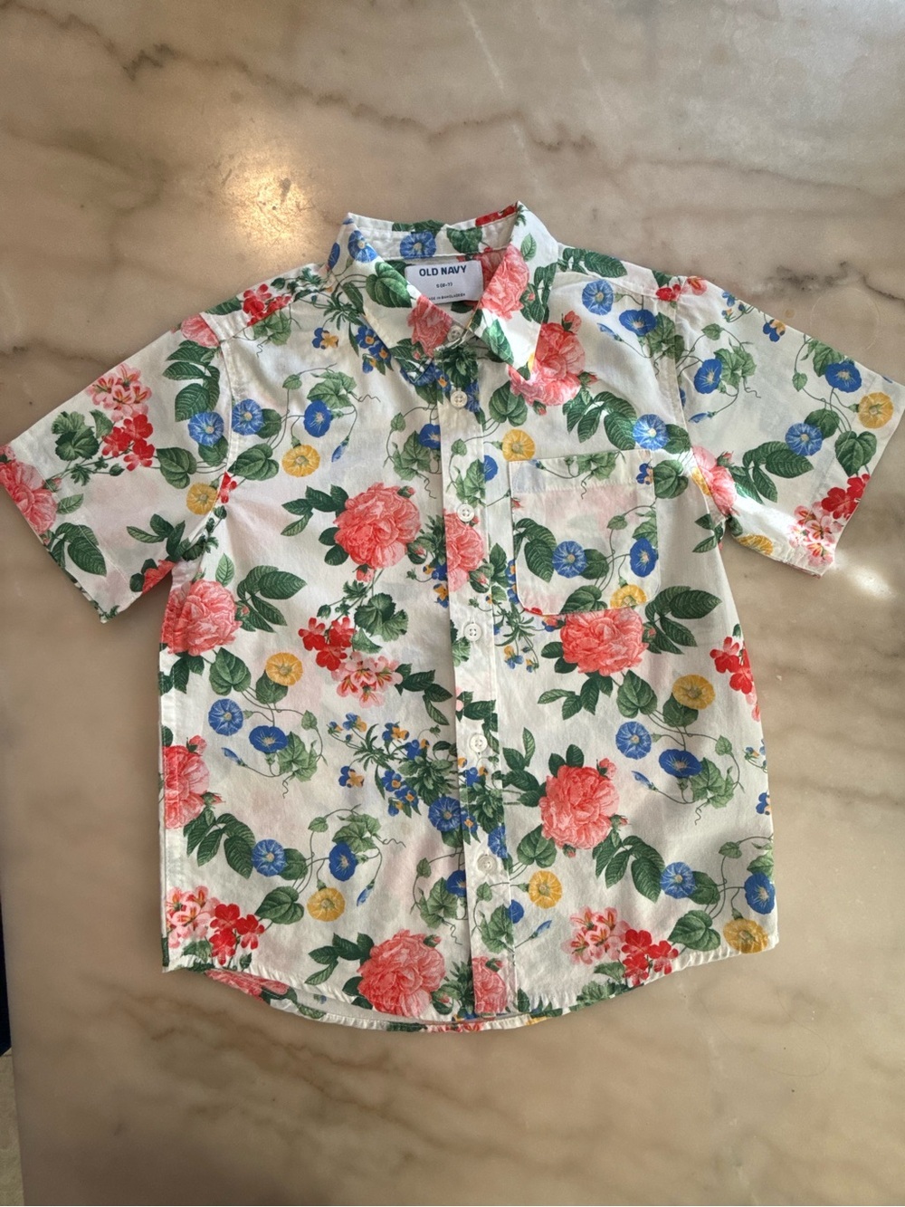 Old Navy kids White Floral Short-Sleeve Button-Up Shirt small